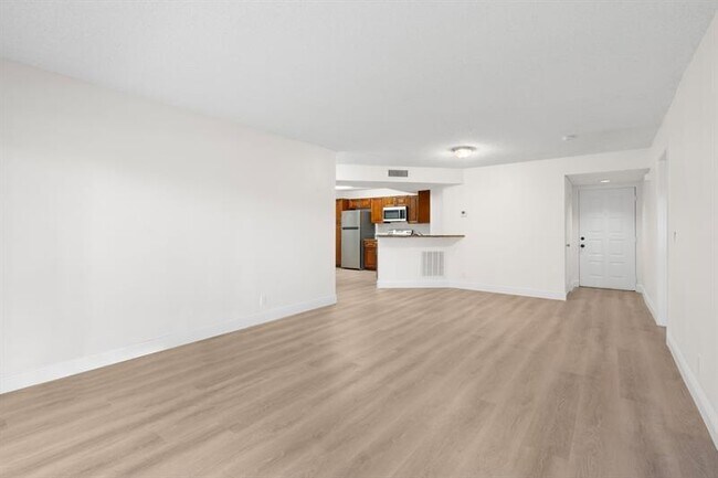 Building Photo - 8851 Wiles Rd