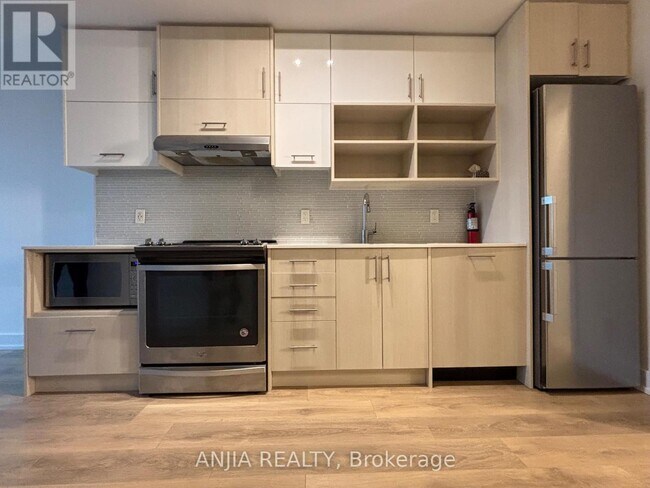 Photo du bâtiment - 150 Fairview Mall Dr