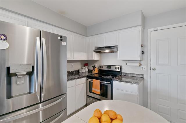 Building Photo - 10420 Las Brisas Dr