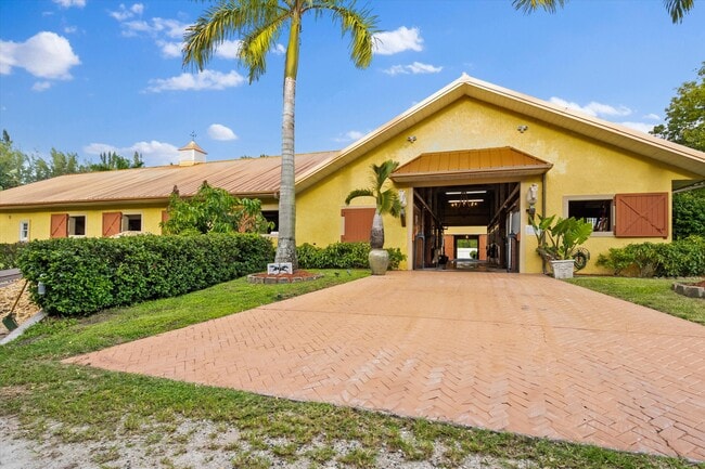 Building Photo - 11861 Hawk Hollow