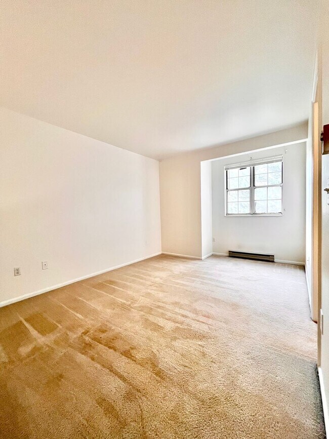 Foto del edificio - Spacious & Beautiful 1 Bedroom- 1.5 Bath with a Loft in Fort Collins, CO