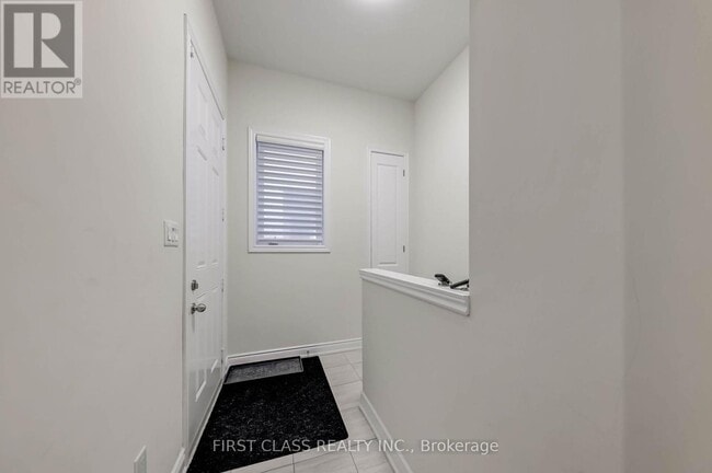 Building Photo - 38 Cannes Ave