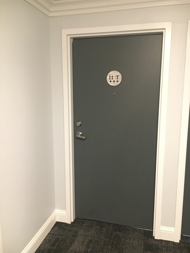 Foto del edificio - 700 E 8th St