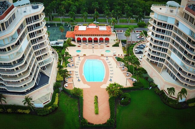 Foto del edificio - Luxury Seasonal or Annual Rental in the Prestigious Grand Bay Community – Longboat Key