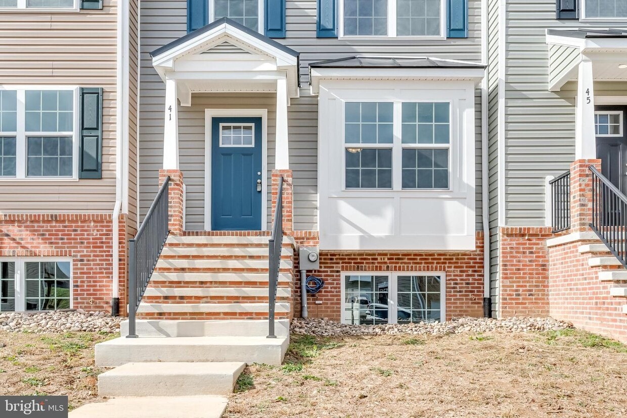 41 Guatemala Dr, Martinsburg, WV 25403 Townhome Rentals in