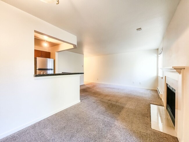 Foto del edificio - Beautifully Updated & Exceptionally Conven...