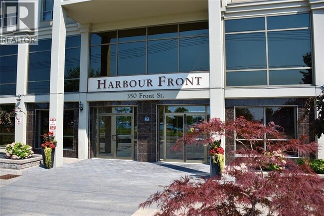Photo du bâtiment - 350 Front St N
