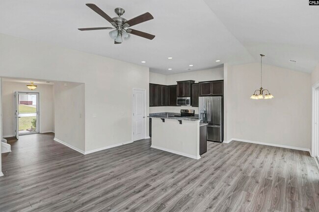 Building Photo - 356 Finch Ln