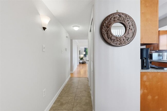 Building Photo - 2612 Pearce Dr