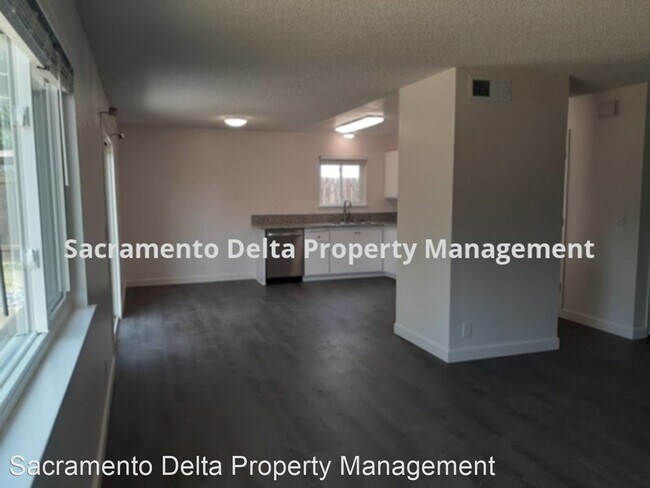 Building Photo - 3 br, 1 bath House - 9225 Castlemont Cir.