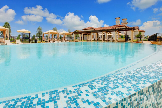 Interior Photo - Tricon Viridian