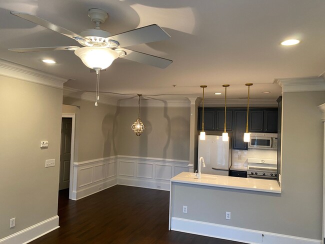 Building Photo - Charming 1-Bedroom Home in Secure Cary Location with Modern Finishes!