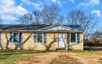 Building Photo - 105 Hubert St