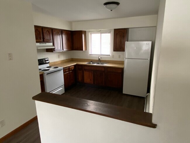 Kitchen - 1420 Daleview Dr
