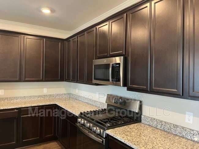 Building Photo - 922 Taramore Ln