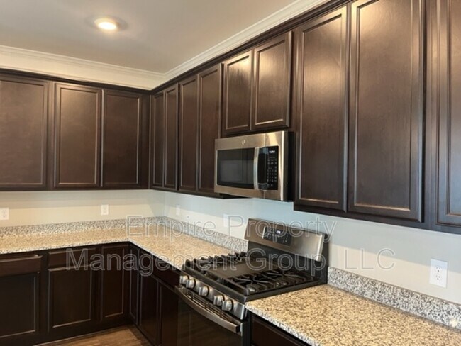 Foto del edificio - 922 Taramore Ln