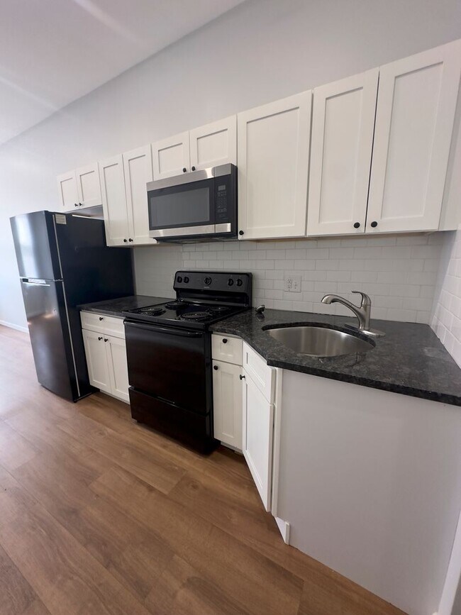 Foto del edificio - 1211 W Cambria St 1 St floor apartment