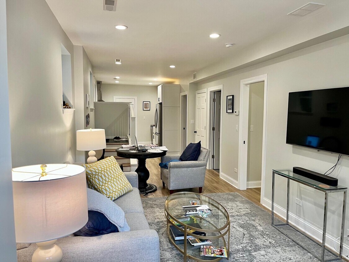 Foto principal - 1310 N Hoyne Ave
