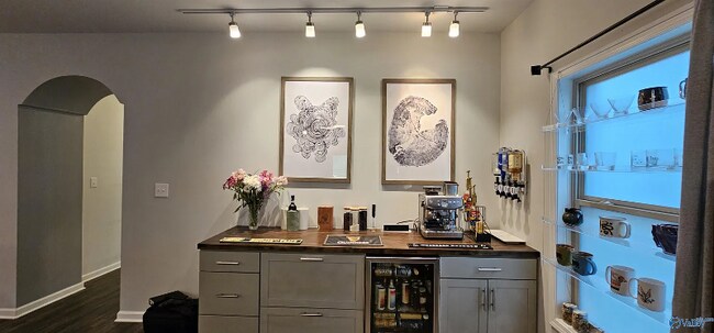 Foto del edificio - 332 Fenrose Dr