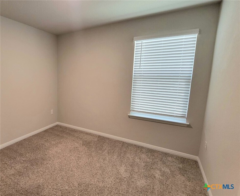 Foto principal - 417 Shiner Ln