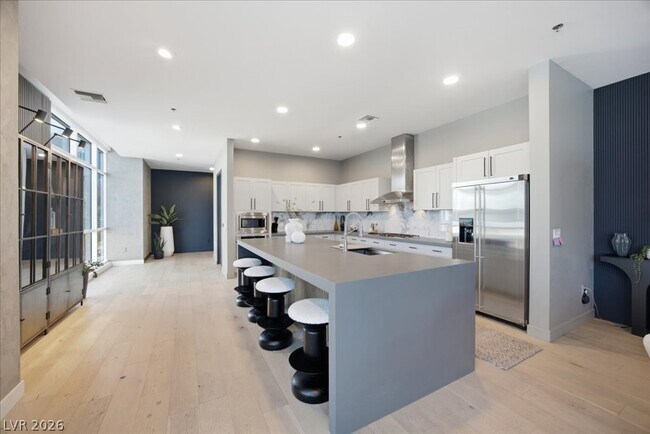 Building Photo - 4575 Dean Martin Dr