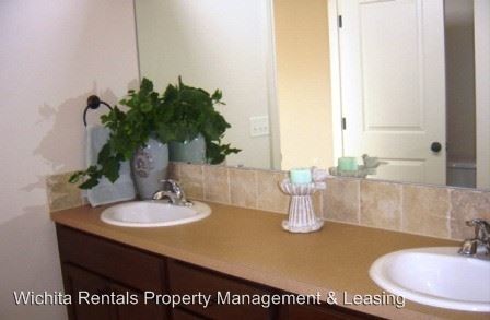 Foto del edificio - 11719-11723 Summerfield St