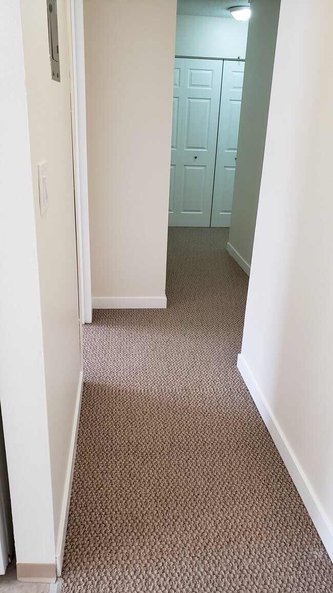 Building Photo - Two Bedroom Rental in Lower Lonsdale