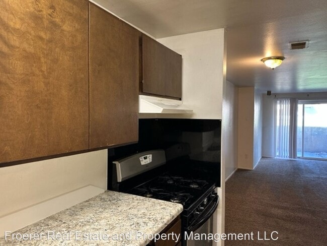 Building Photo - 2 br, 1 bath House - 5660 Meadow Lane #142