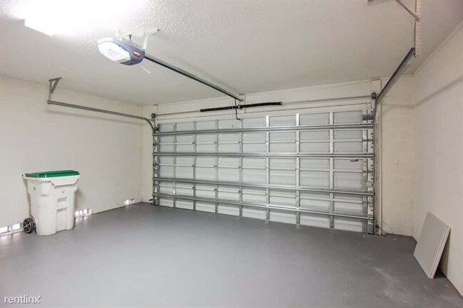 Foto del edificio - 3 br, 2.5 bath House - 4852 NW 15th St
