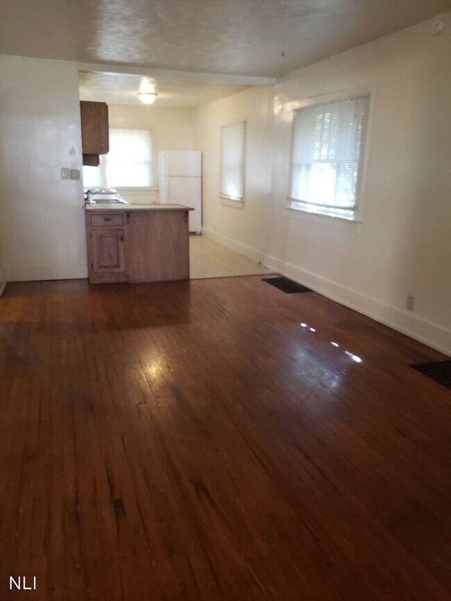 Building Photo - 2 br, 1 bath House - 1329 Third St