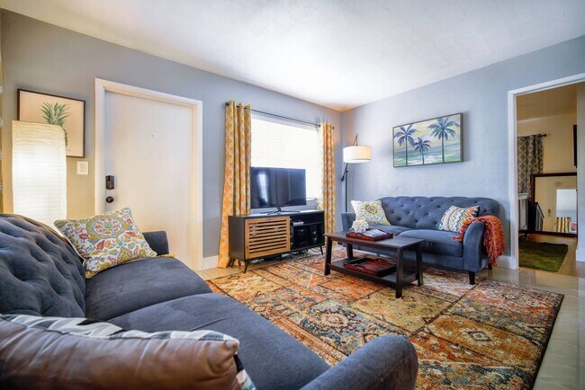 Sala de estar - 1505 NW 7th Ter