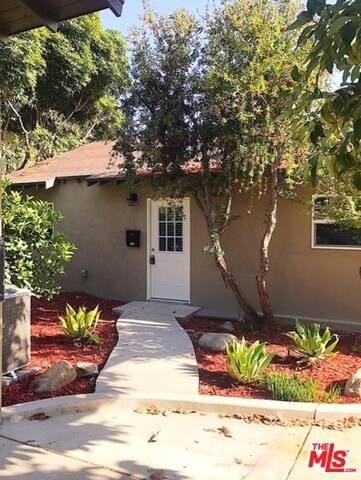 Primary Photo - 394 E Altadena Dr