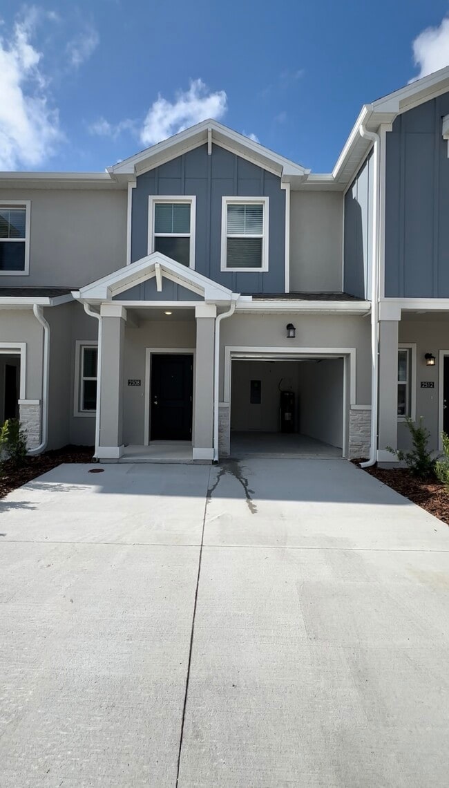 Building Photo - 2508 Skyline Lp