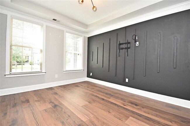 Building Photo - 2625 Hickory Hill Dr