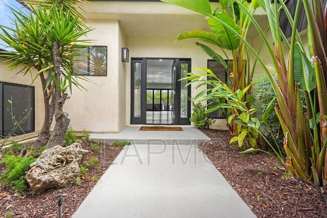 Foto del edificio - 3812 Westfall Dr