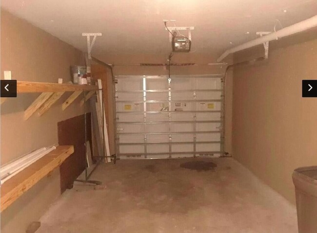 Building Photo - 100 Crestwood Ct N