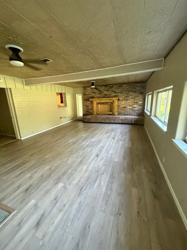 Building Photo - COMING SOON!!! 3/4 Bedroom, 2 Bathroom Home for Rent in Orange - BridgeCityISD