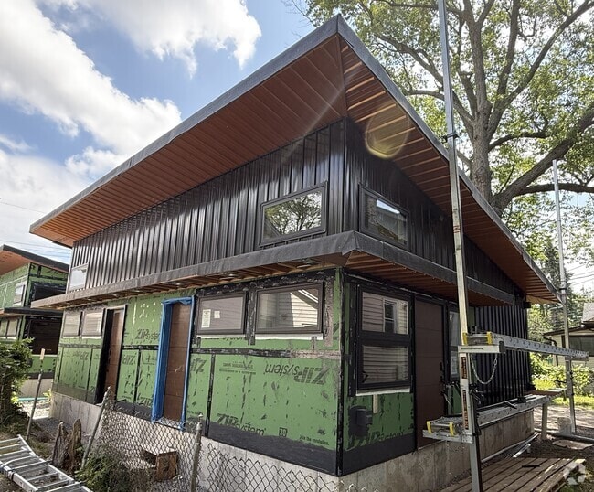 Building Photo - 86 Winspear