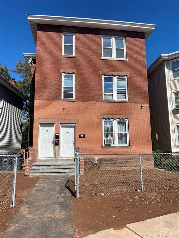 Foto del edificio - 108-110 New Britain Ave