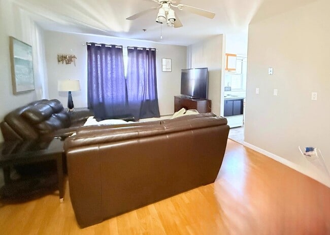 Foto del edificio - 400 Mt Pleasant Ave