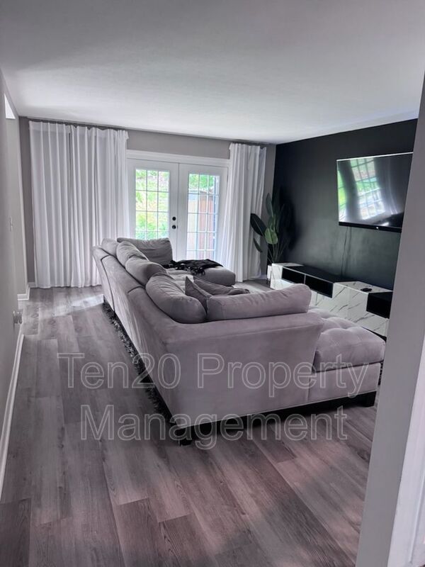 Foto del edificio - 2525 Norris Rd
