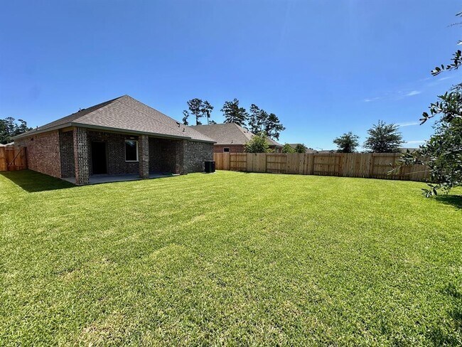Foto del edificio - 6115 White Spruce Dr