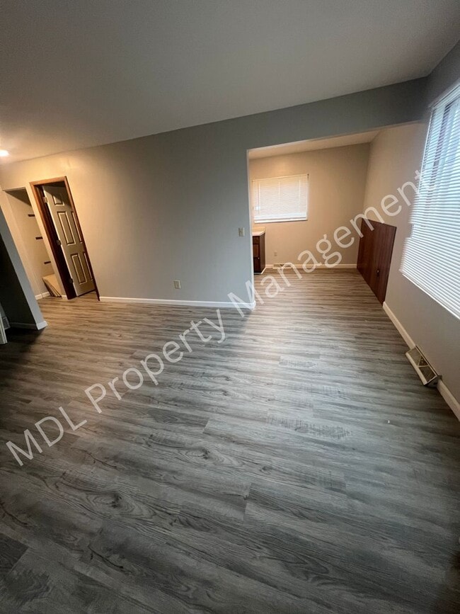 Foto del edificio - Thomas White Apartments*