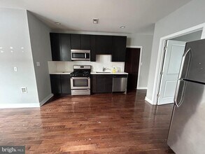 Building Photo - 723 Sansom St