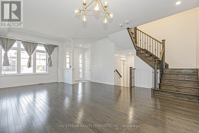 Building Photo - 194 Paradelle Dr
