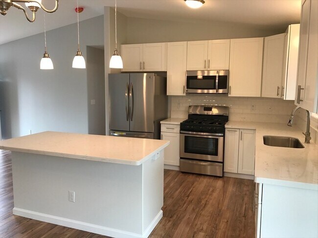 Building Photo - Beautiful 3 bedroom 2 bath in Ainaloa