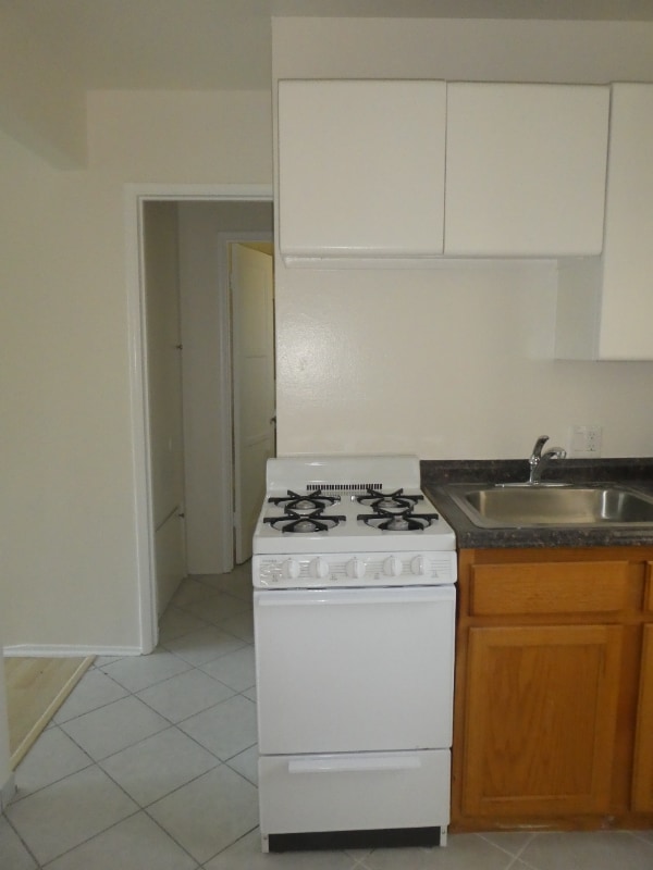 Photo - 6222 Hazeltine Ave (Los Angeles, CA) Apartment