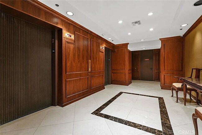 Foto del edificio - 222 Monterey Rd