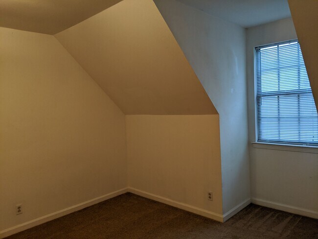 Building Photo - 1330 Quail Valley Rd