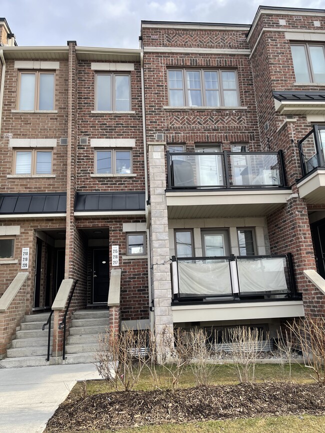 Building Photo - 2355 Sheppard Av W